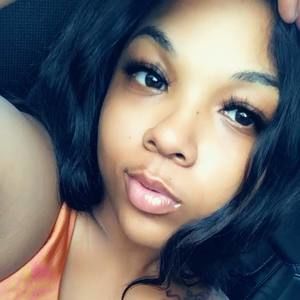 Meet your Posher, Ellisa